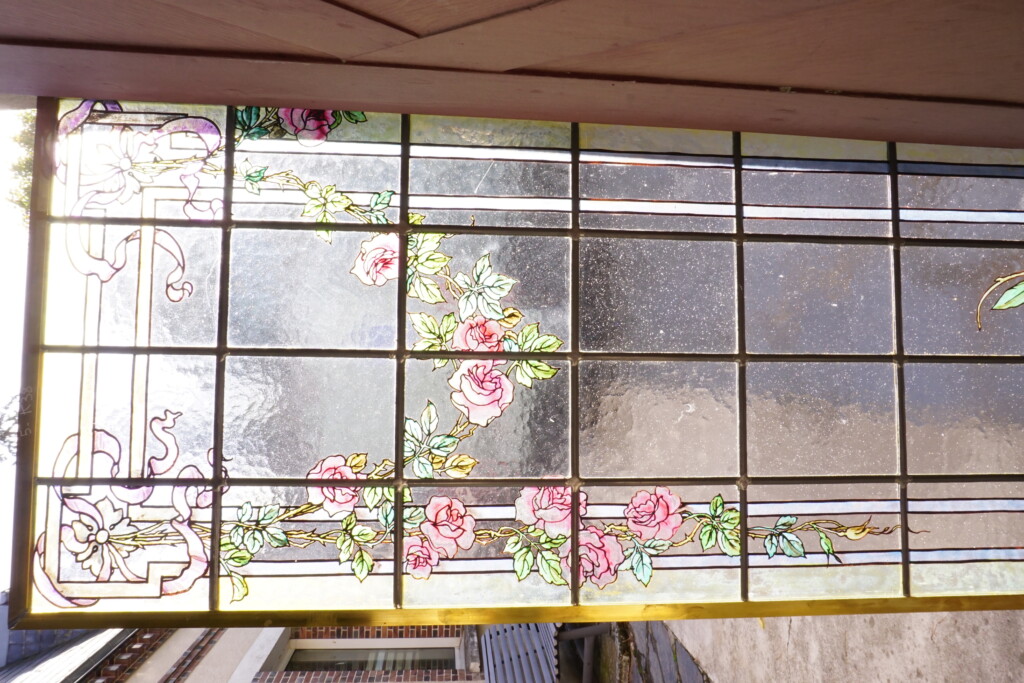 Végétation aux guirlandes de rose et lauriers roses – Image 8