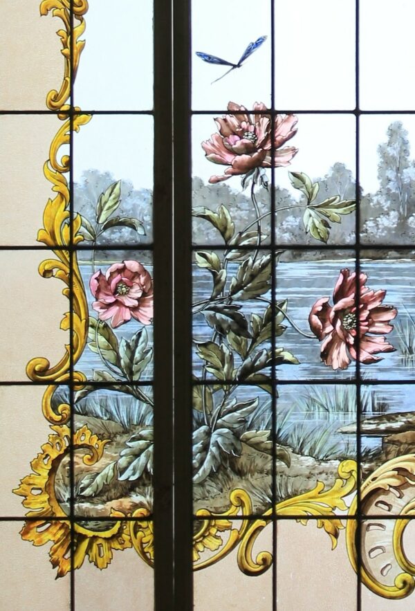 Fleurs,  oiseau, papillon au bord de l'eau – Image 2