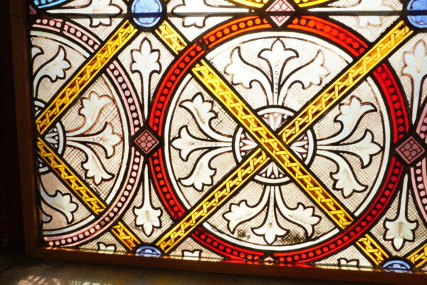 Décor sur fond de feuillage – Image 3