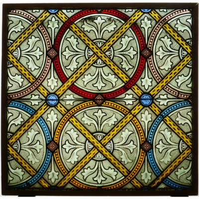 Décor sur fond de feuillage