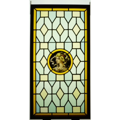 Médaillon au portrait d'une femme